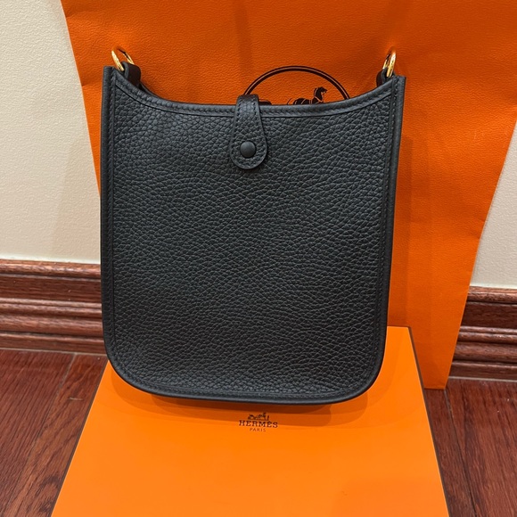 BNIB Hermès Black Mini Evelyne II TPM 16 Taurillon Clemence Gold Hardware 2023 - Picture 7 of 17